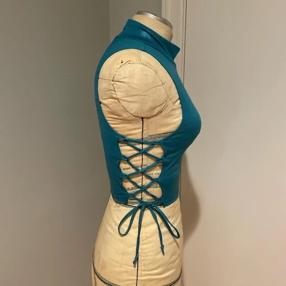 Forever 21 Sequin Blue Crop Top Size Small - Picture 2 of 5